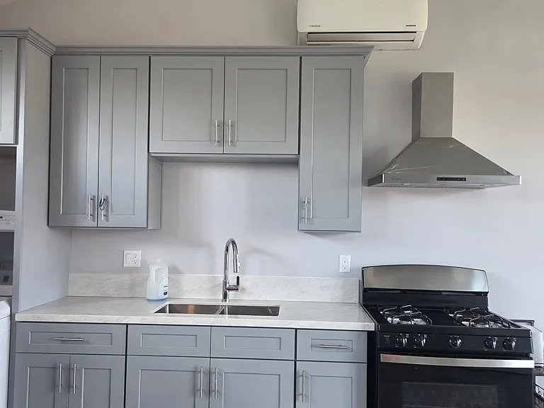 2423 Baily Ave — Photo 1