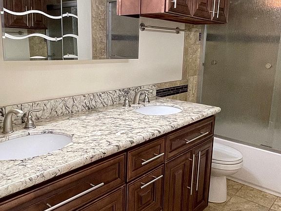 5th image of 9411 Lupine Cir W