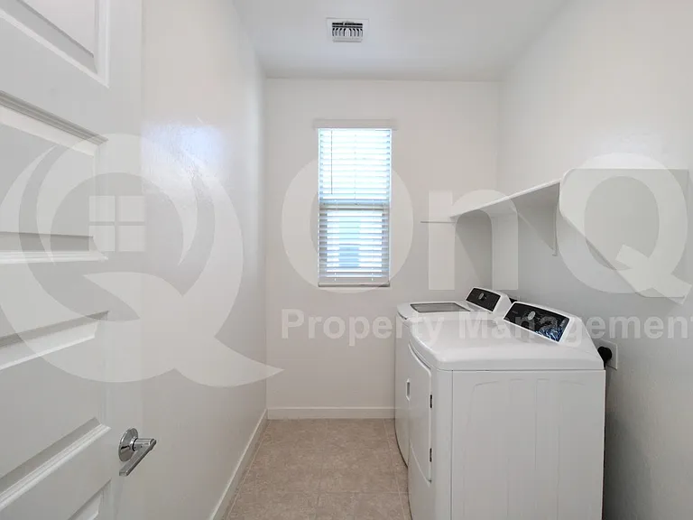 1158 E Sabino Dr — Photo 22