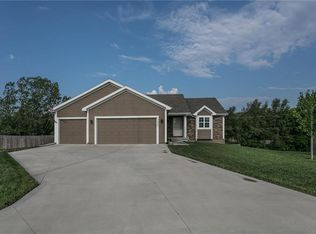 3676 153rd Ter, Basehor, KS 66007