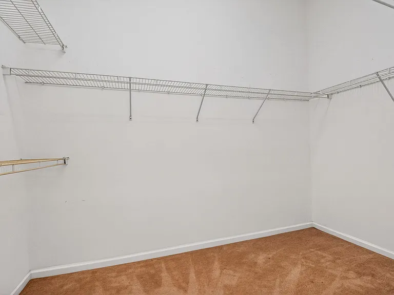 2431 Westmont Dr — Photo 28