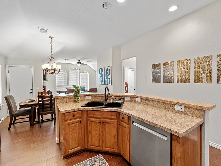 11350 Balcones Dr — Photo 90