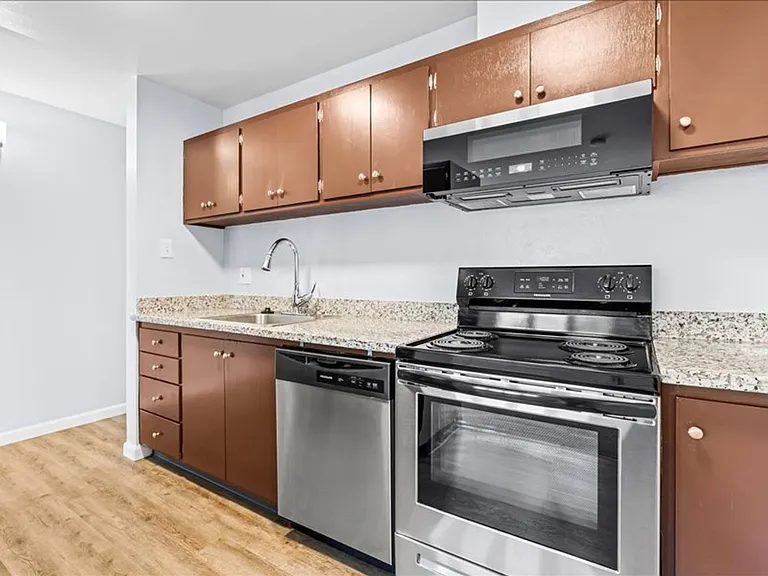 2500 Dana St — Photo 41