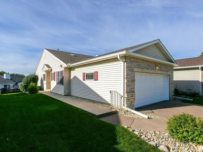 1202 Iowa Dr, Le Claire, IA, 52753