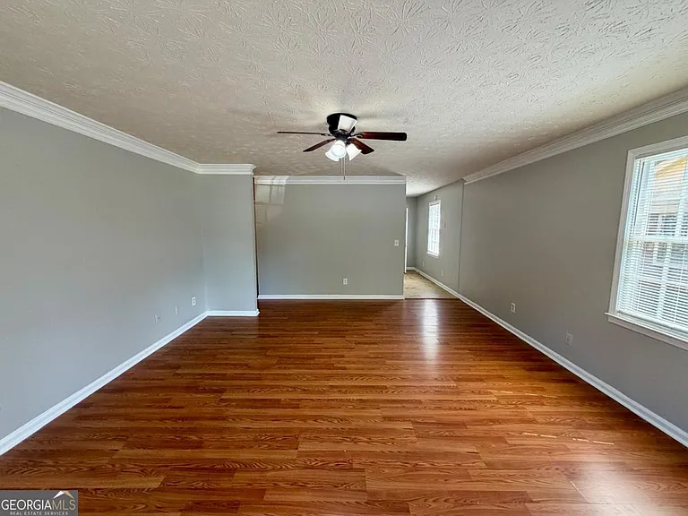 1780 Southgate Ln SE — Photo 3
