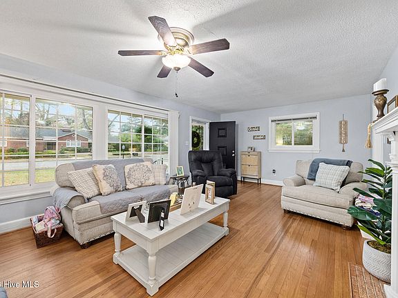 5th image of 1303 West Road