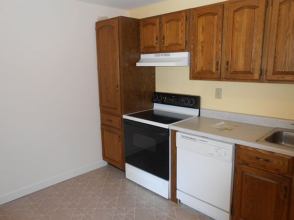 4th image of 4 Pembroke Dr Unit 18