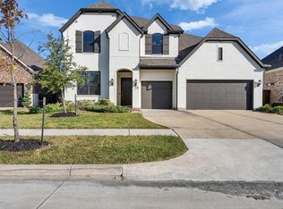 913 Goose Creek St, Webster, TX 77598