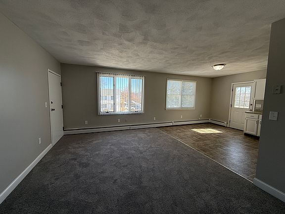 3rd image of 75 Elm St APT 3
