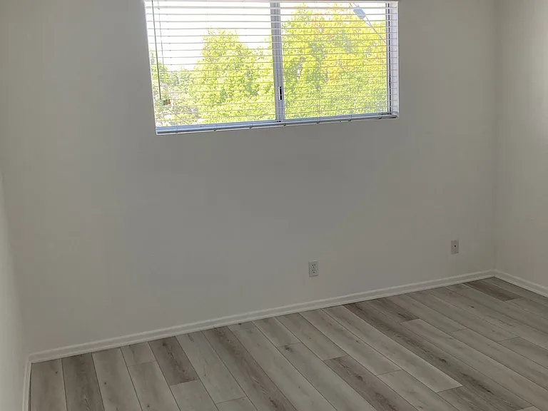 808 Fourth Street — Photo 6
