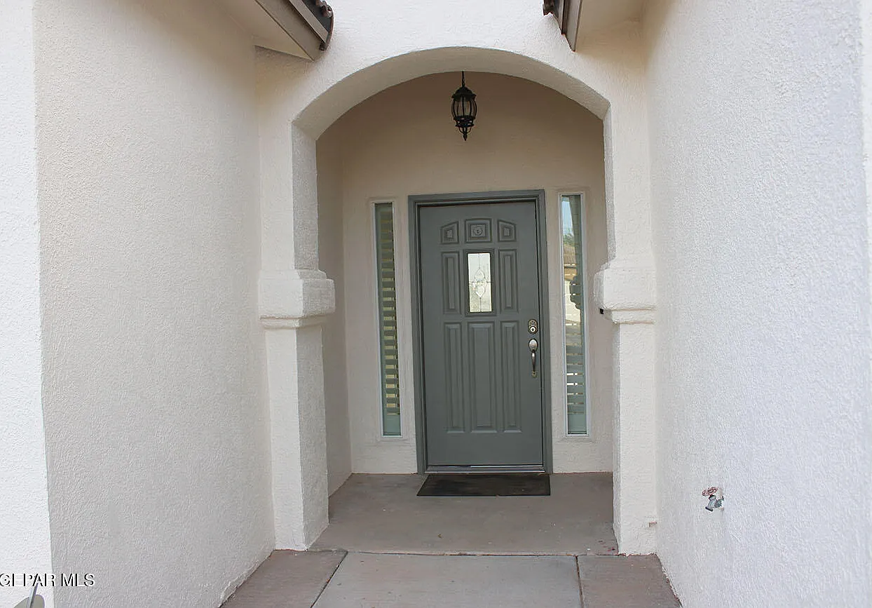 3 bed, 2.0 bath, 1516 sqft, $1,800 — Photo 2