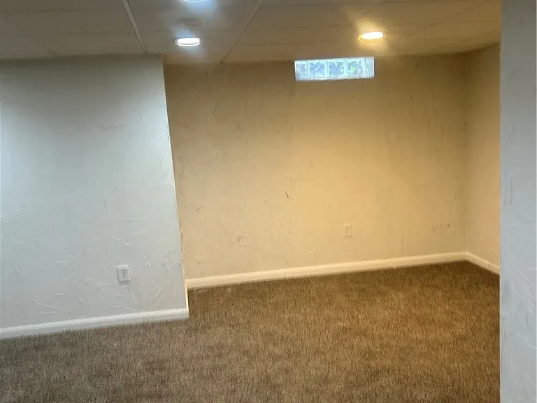 694 Broadway — Photo 21
