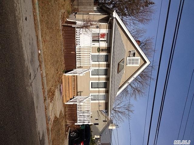 2nd image of 1111 Elizabeth St