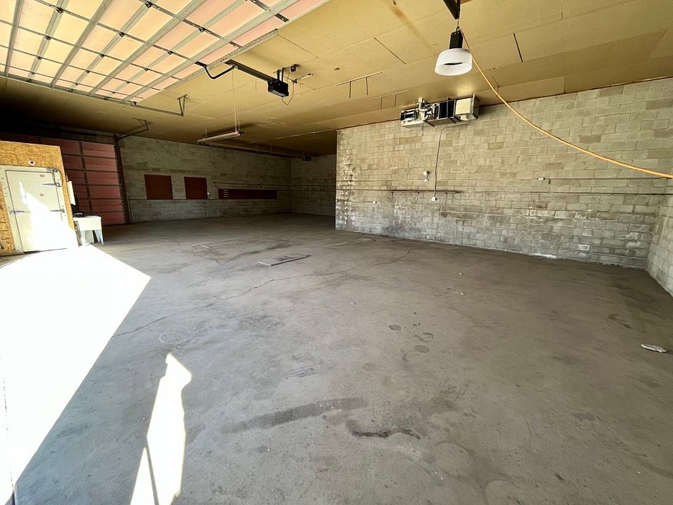 Building Photo 3