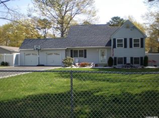 158 Forrest Ave, Shirley, NY 11967