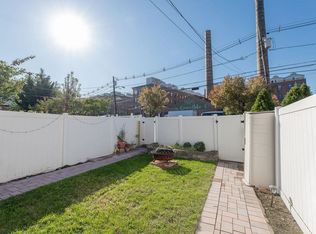 351 1st St #B, Jersey City, NJ 07302