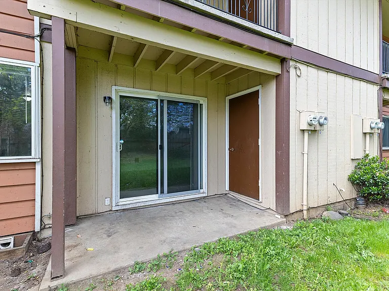 15220 SE Stark St #1-21 — Photo 19