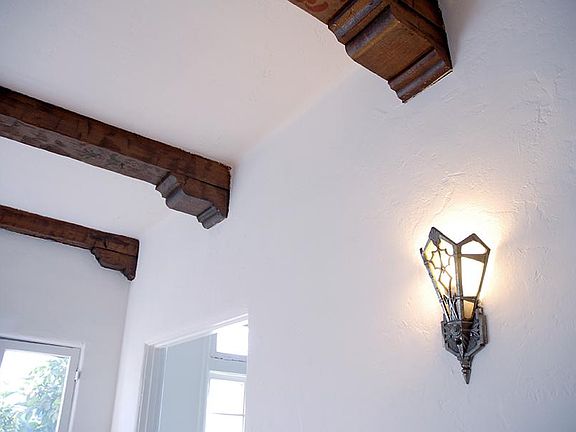 Sconce and ceiling detail