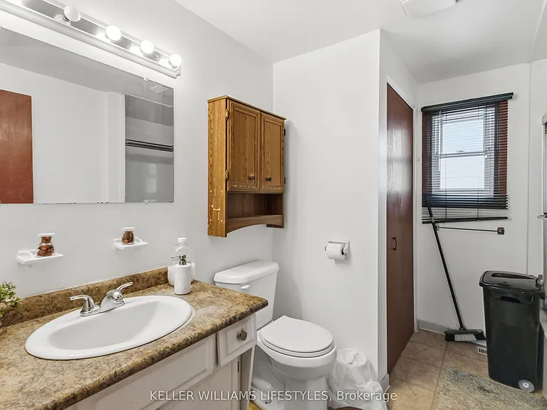 156 Paperbirch Cres — Photo 16
