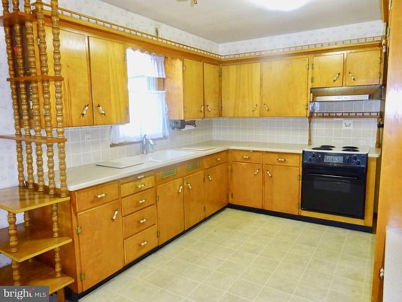2nd image of 3067 S 5th Ave