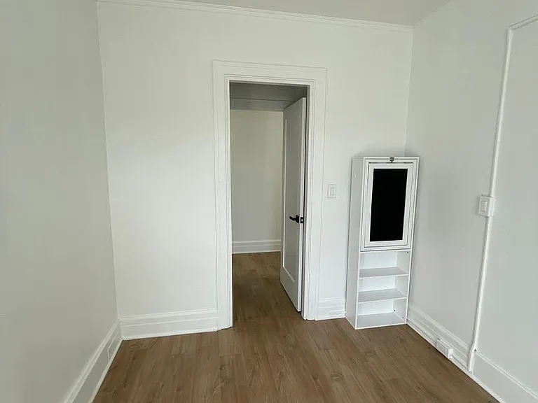 1032 Vaughn St — Photo 29