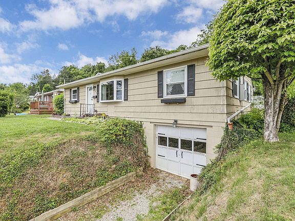 5th image of 675 Mohican Ave