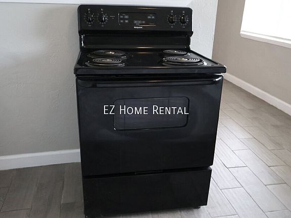 5th image of 7515 Bayway Dr #6