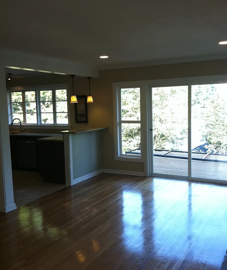 5 bed, 2500 sqft, $5,595 — Photo 2