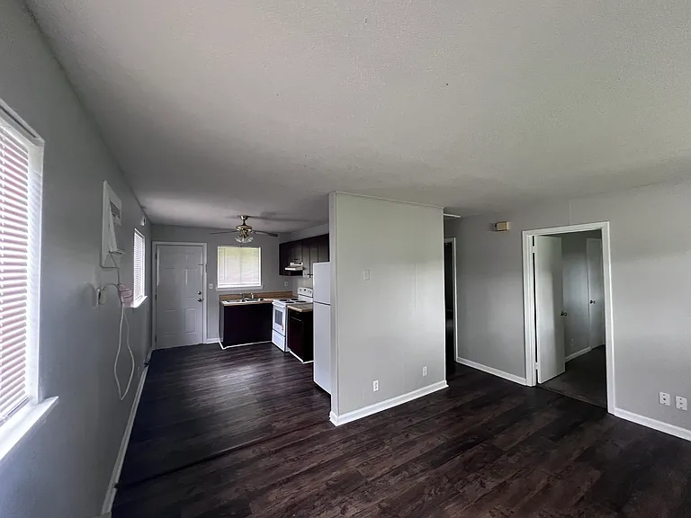 1610B Glowmont Dr #B — Photo 5