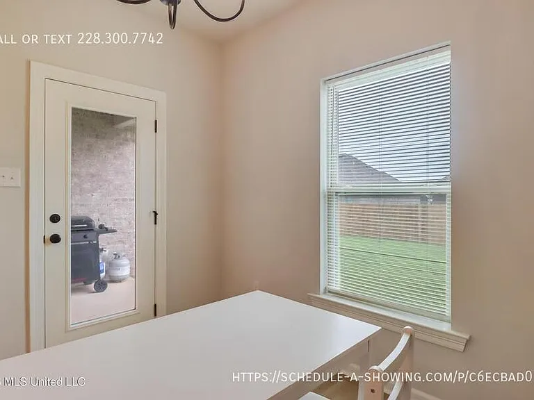 11415 Oak Aly — Photo 4