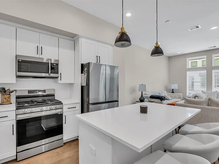 5303 Donovan Gardens Ln — Photo 6