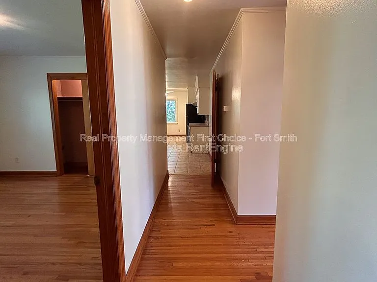 1306 S 41st St — Photo 6