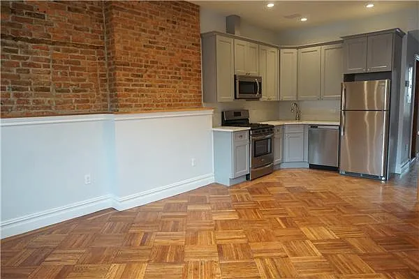 Rented by Avenue Sotheby's International Realty | media 42