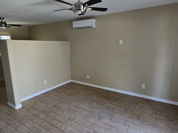 4th image of 220 S Anza St #K