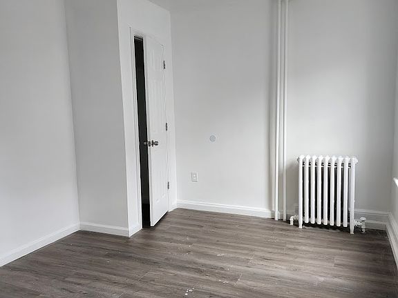3rd image of 13 Stewart Pl Floor 1