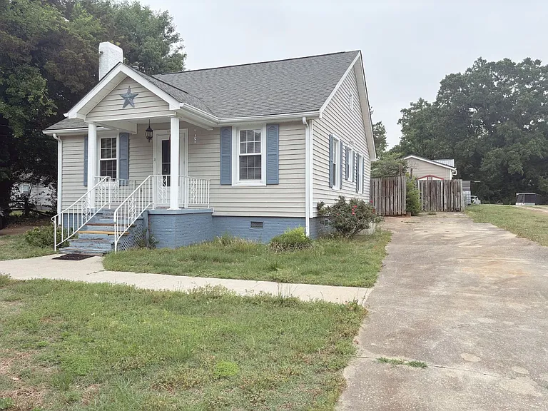 117 Southern Ave — Photo 2
