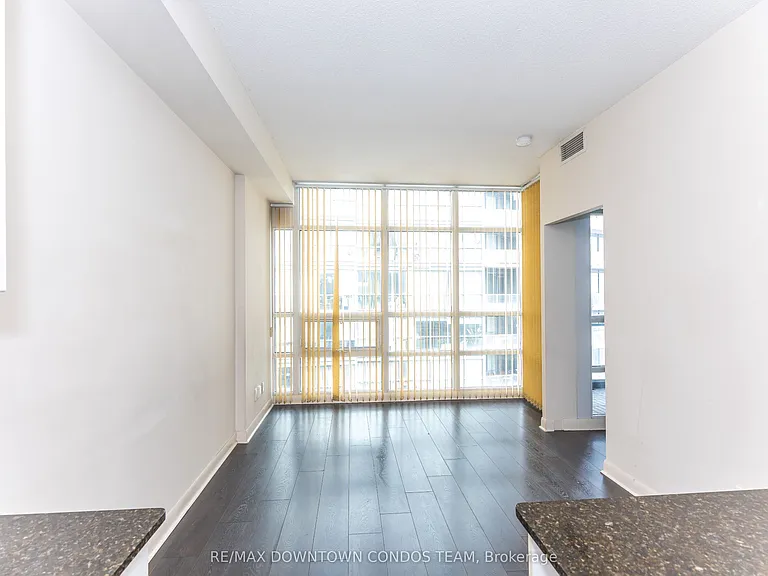 15 Bruyeres Mews #1311 — Photo 22