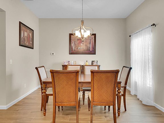 4th image of 1561 SW Mullinax Avenue
