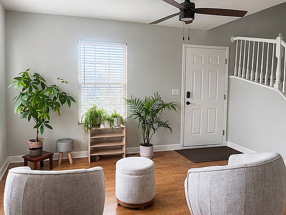 3rd image of 57 Freesia Dr