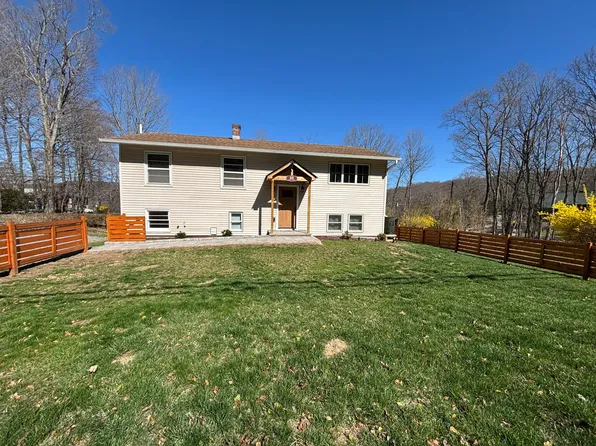 23 Lakeview Dr, Holmes, NY 12531