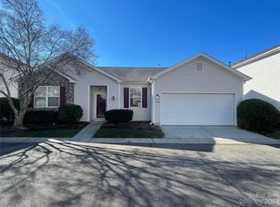 8730 Meadowmont View Dr, Charlotte, NC 28269