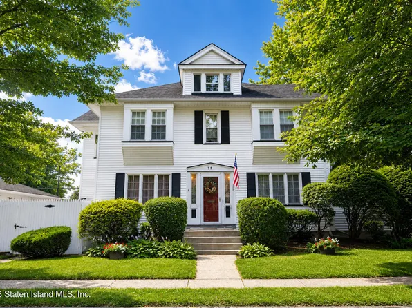 35 Livingston Ct, Staten Island, NY 10310
