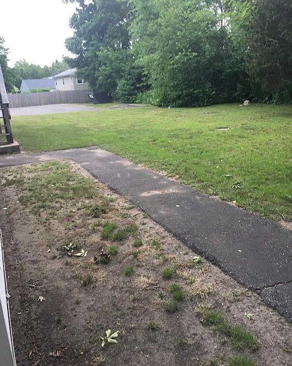 2nd image of 1062 N Main St