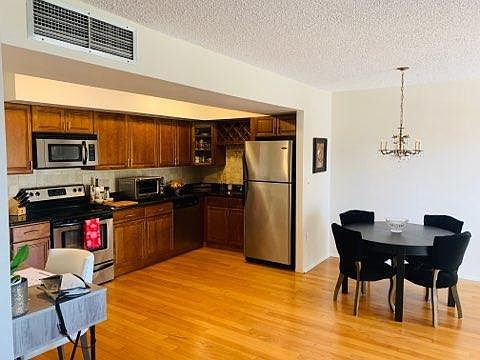 1st image of 2401 Bayshore Blvd Unit 511