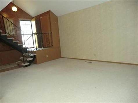 4th image of 13239 Ashland Ave