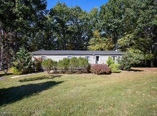 60 Baron Ct, High Bridge, NJ 08829