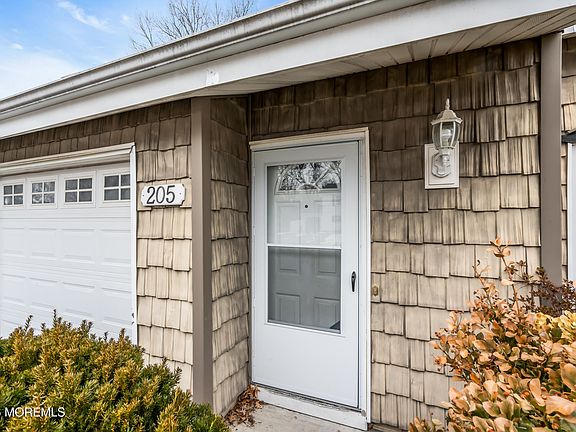 3rd image of 205 Liberty Bell Road