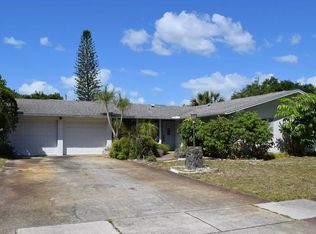 1216 Estremadura Dr, Bradenton, FL 34209