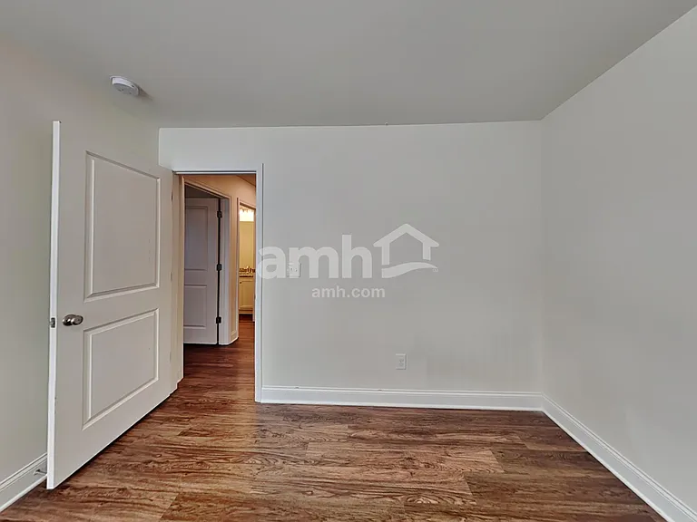 1079 Ashlyn Ct — Photo 24