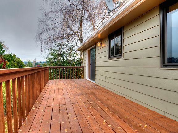 Perfect entertainment deck